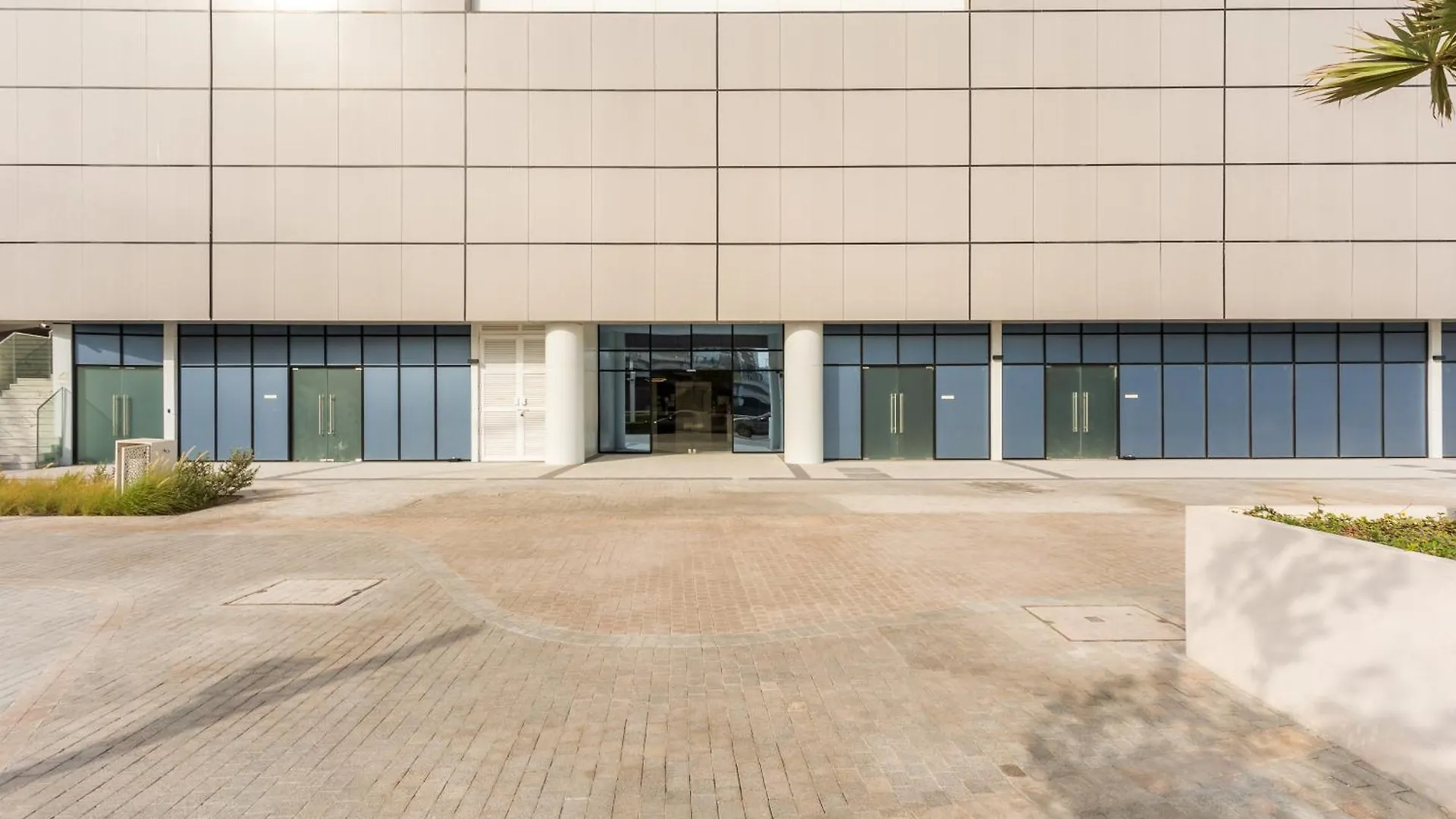 Lakeside Luxury Living In Al Maryah Island Abu Dabi